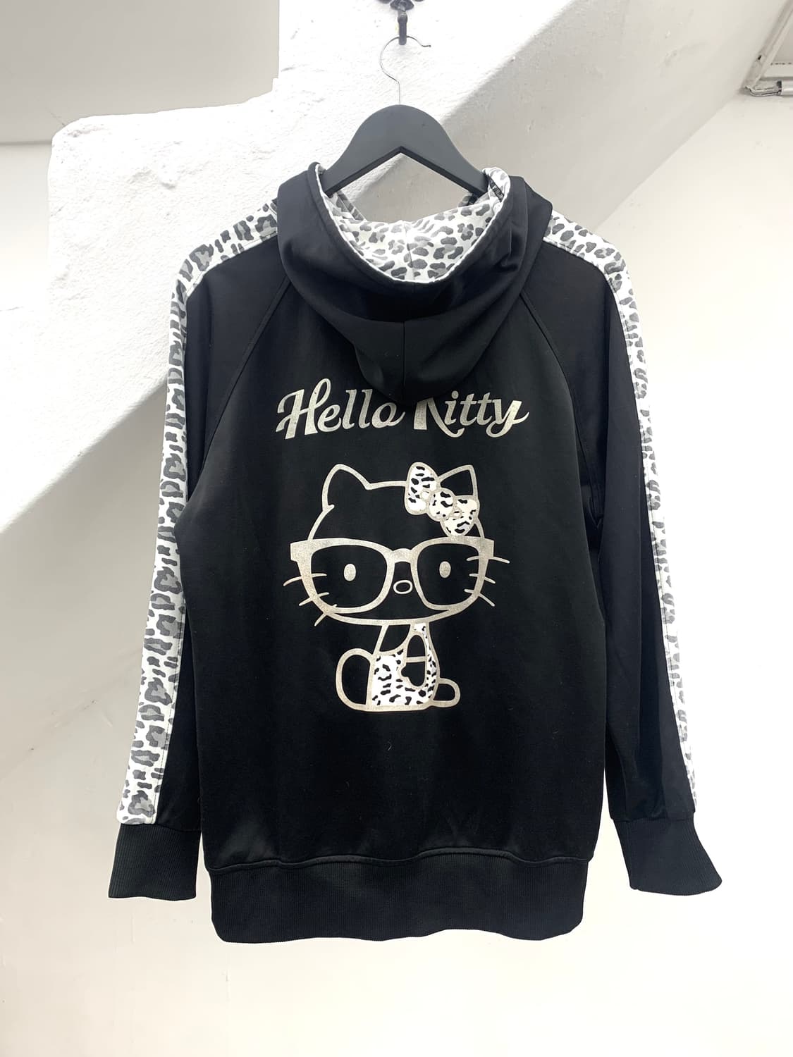 Hello kitty leopard gal jersey top  상품이미지5