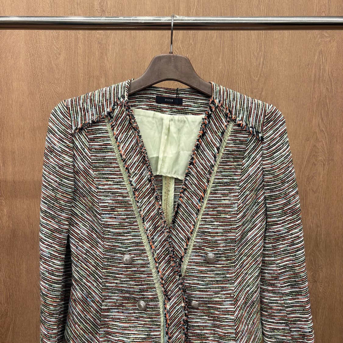 시스템 크롭 트위드 자켓 실버 버튼 배색 라이닝 디테일 레드 상품이미지4