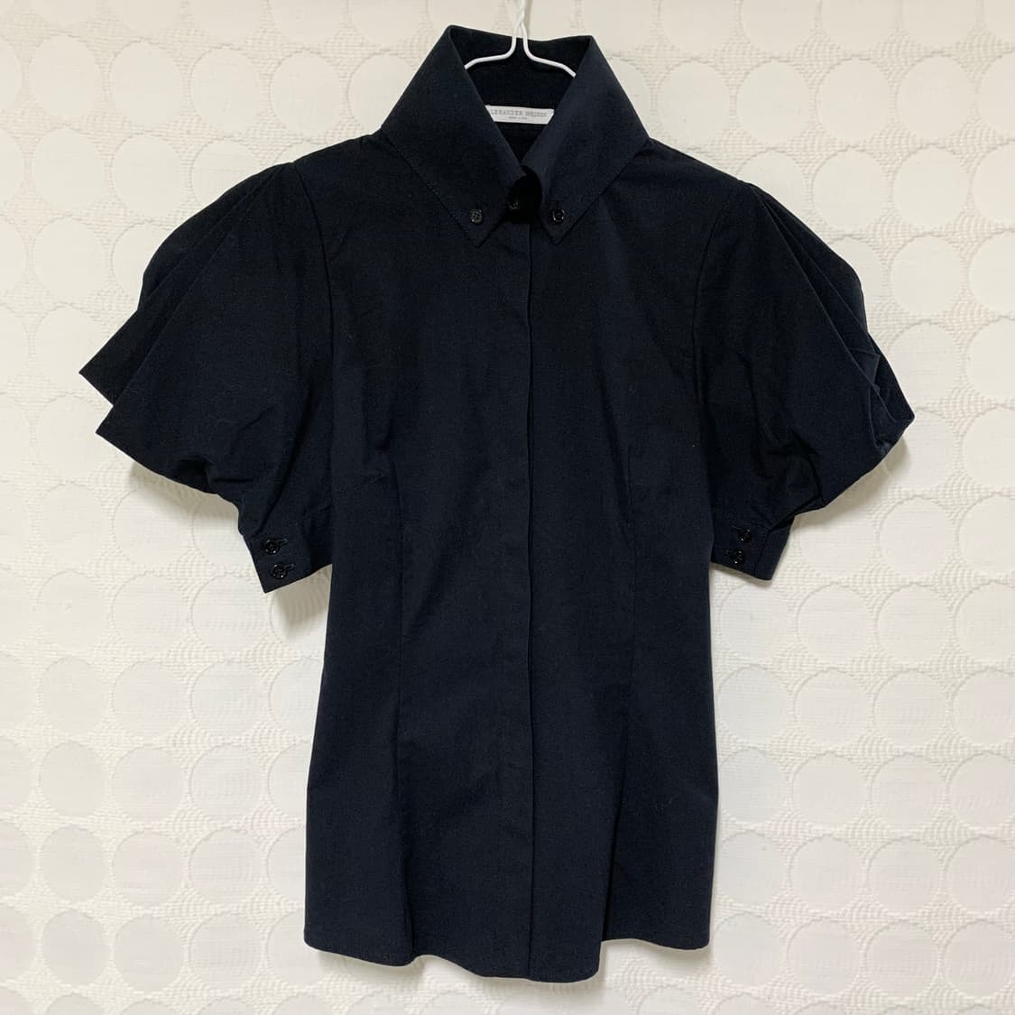 알렉산더 맥퀸 퍼프 숄더 반팔 셔츠 상품이미지5