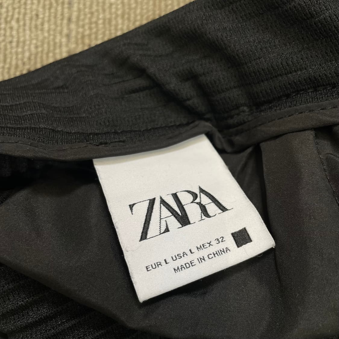 zara 자라 이세이미야케st 플리츠 팬츠  상품이미지4