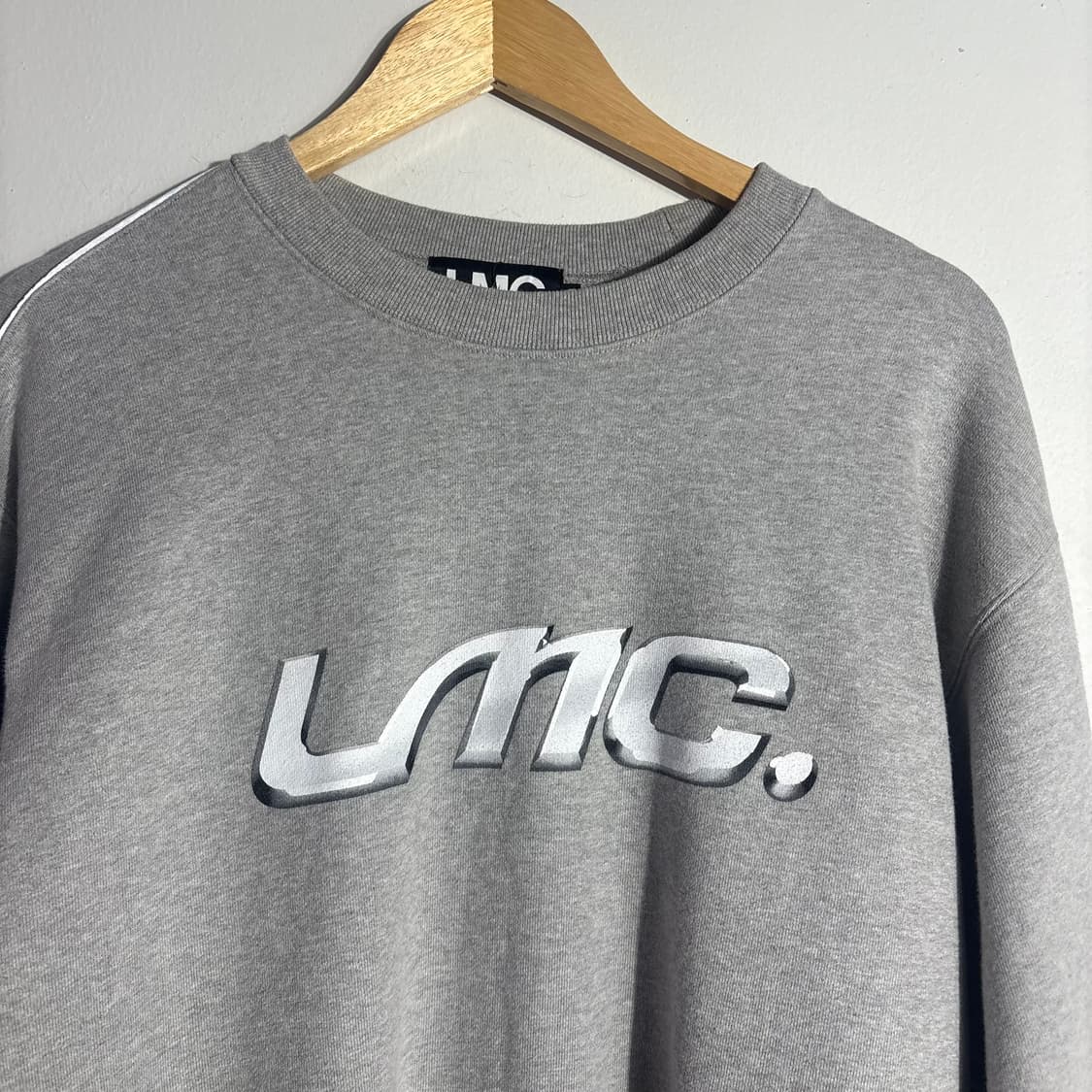 엘엠씨 로고 맨투맨 스웨트셔츠 (무료배송) 상품이미지2
