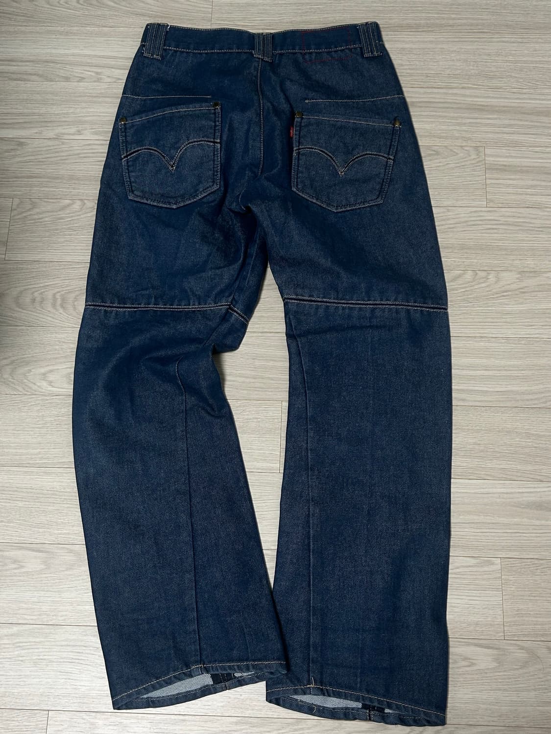 리바이스 엔지니어드진 절개 디테일 데님 팬츠 953 상품이미지2