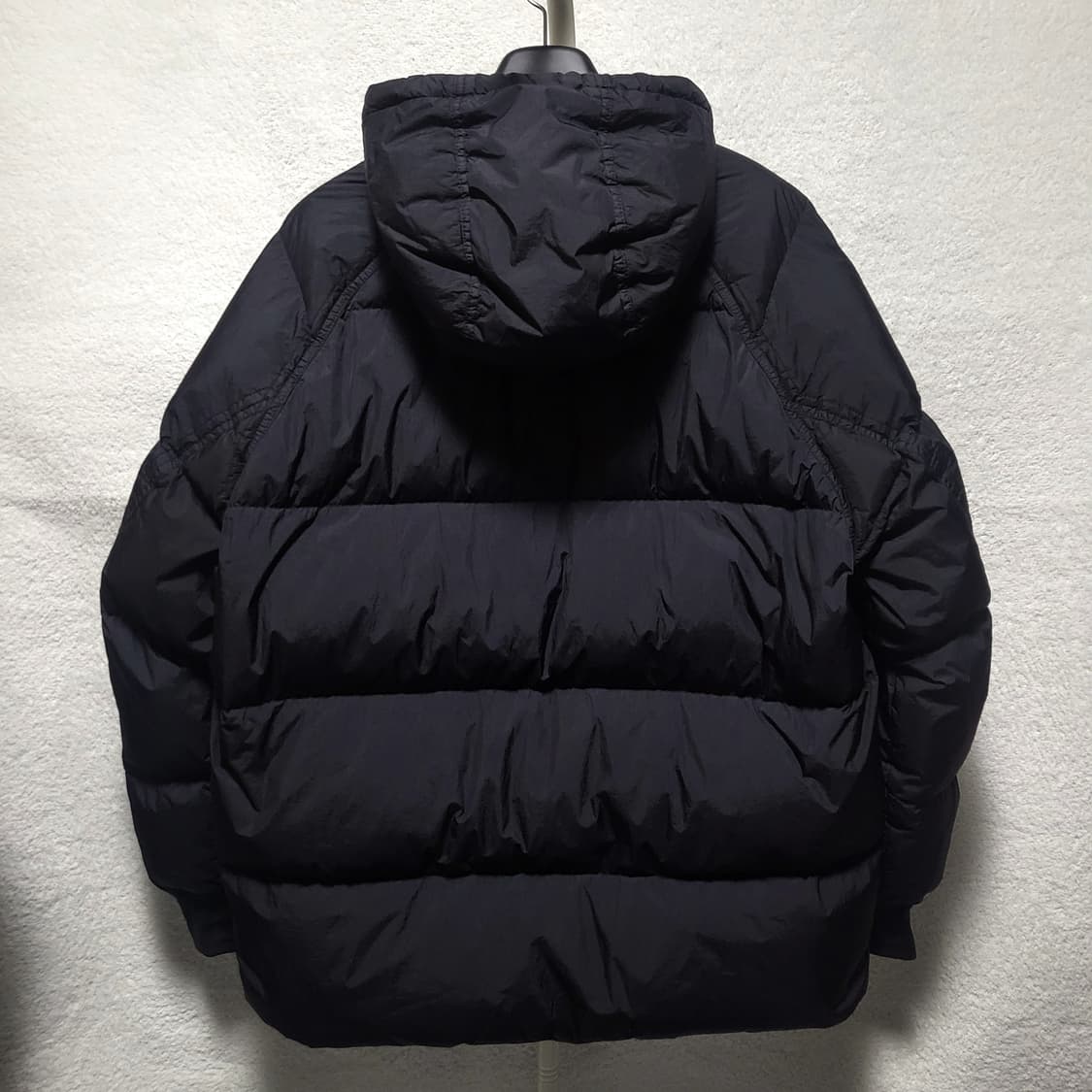 [새상품급] XL / 23FW 스톤아일랜드 크링클랩스 후드 다운 패딩  상품이미지2