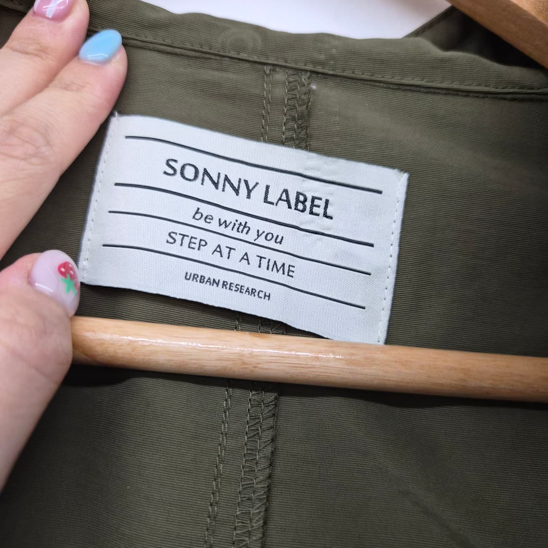 어반리서치 카키색 후드 바람막이 점퍼 남성 L 상품이미지3