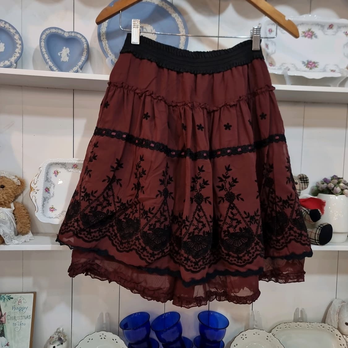 axes femme(액시즈팜) 와인 시폰 플로킹 레이스 티어드 스커트 상품이미지6