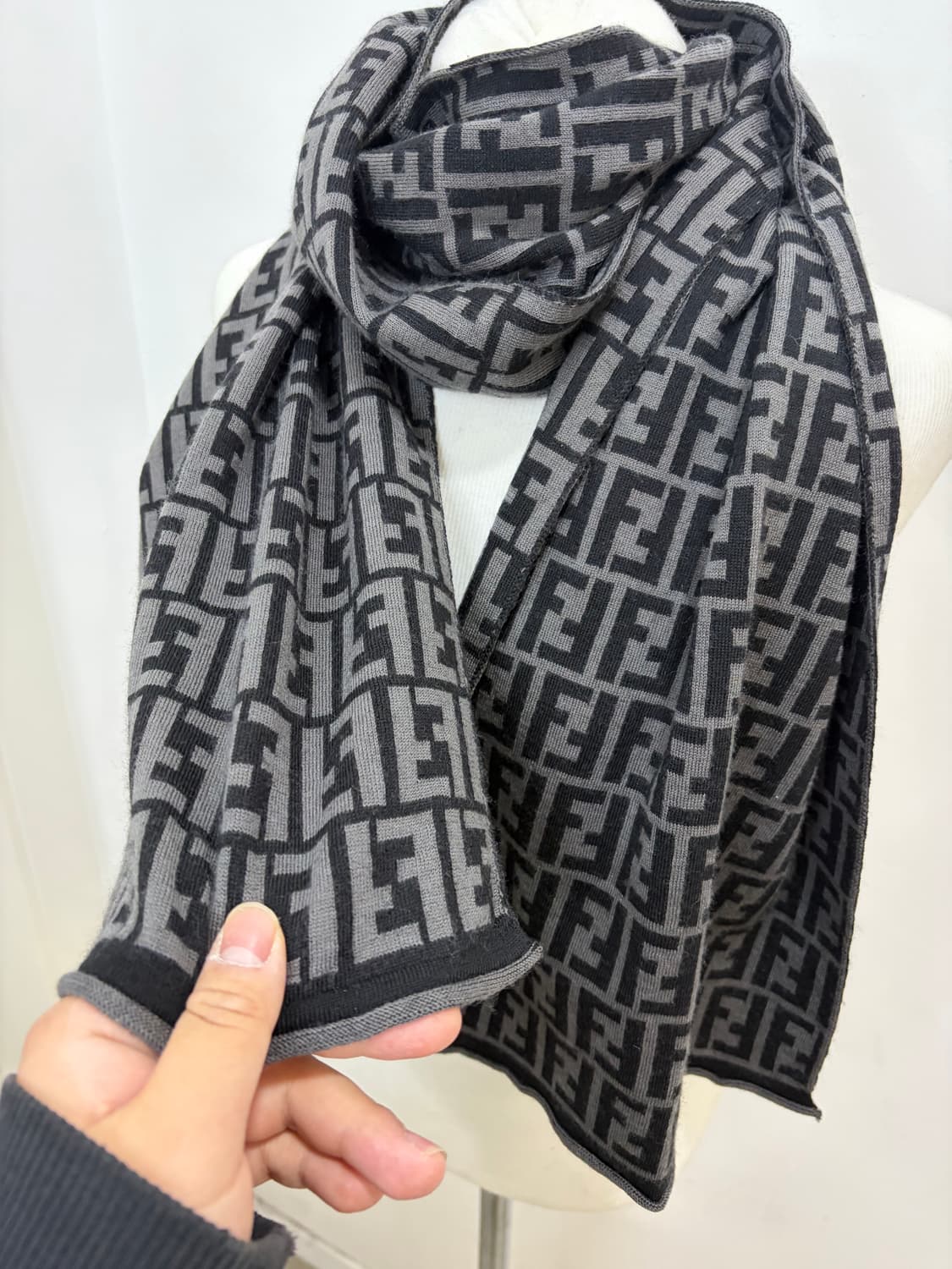 펜디 울 주카 머플러 상품이미지3