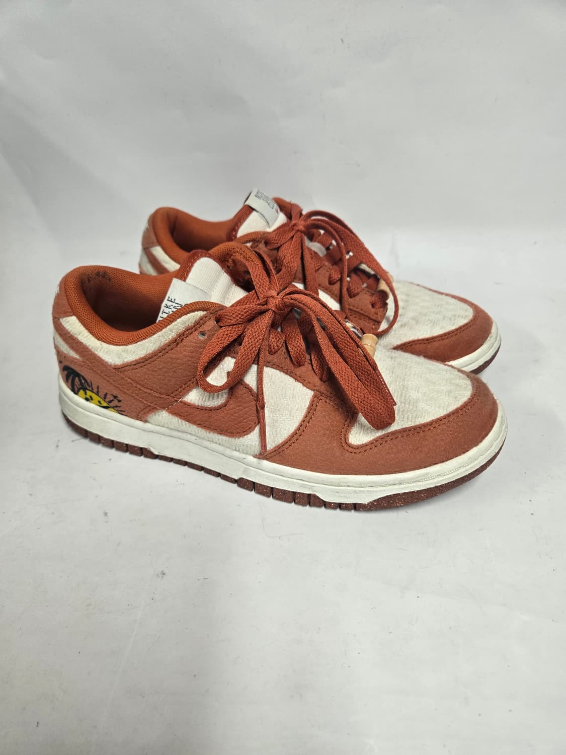 나이키 덩크 로우 SE썬 클럽 번트선라이즈235mm 상품이미지1