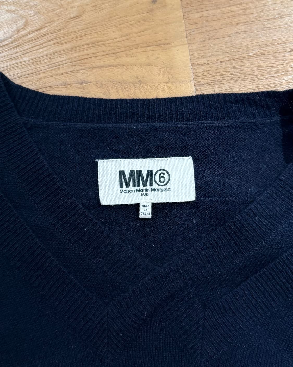 mm6 네이비 투 브이넥 스웨터 상품이미지7