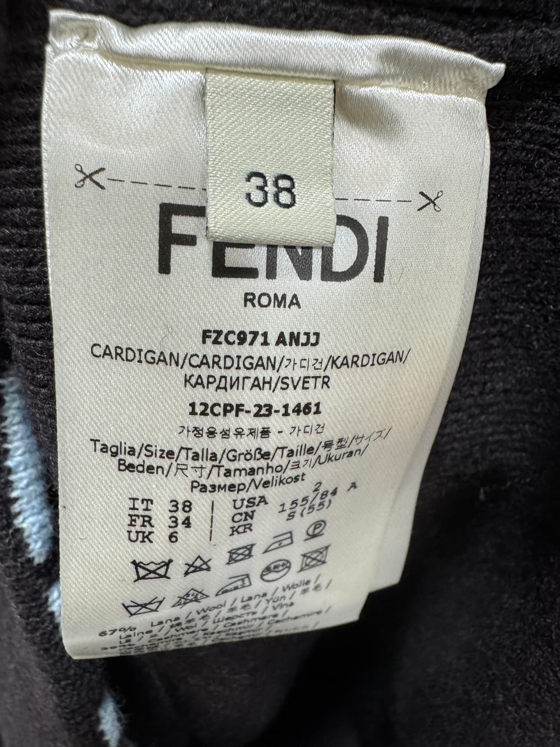 새상품 펜디 언발 컷아웃 가디건 38사이즈  상품이미지4