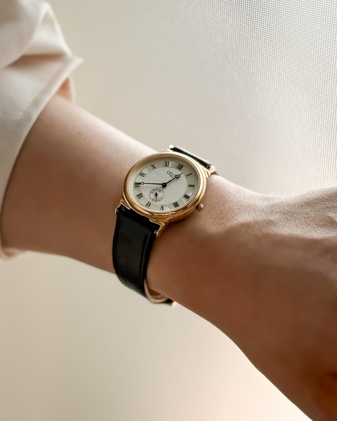 셀린느 화이트 라운드 시계 상품이미지5