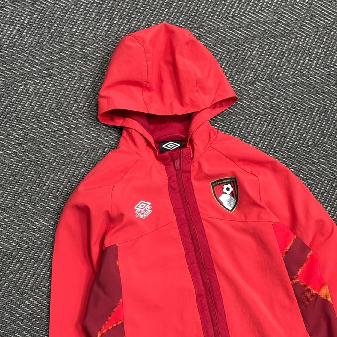 엄브로 키즈 본머스 로고 축구 바람막이 V0500 상품이미지3