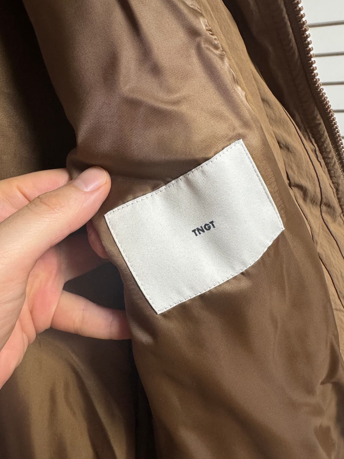 25FW TNGT 경량 패딩 브라운 오버핏 100 상품이미지2