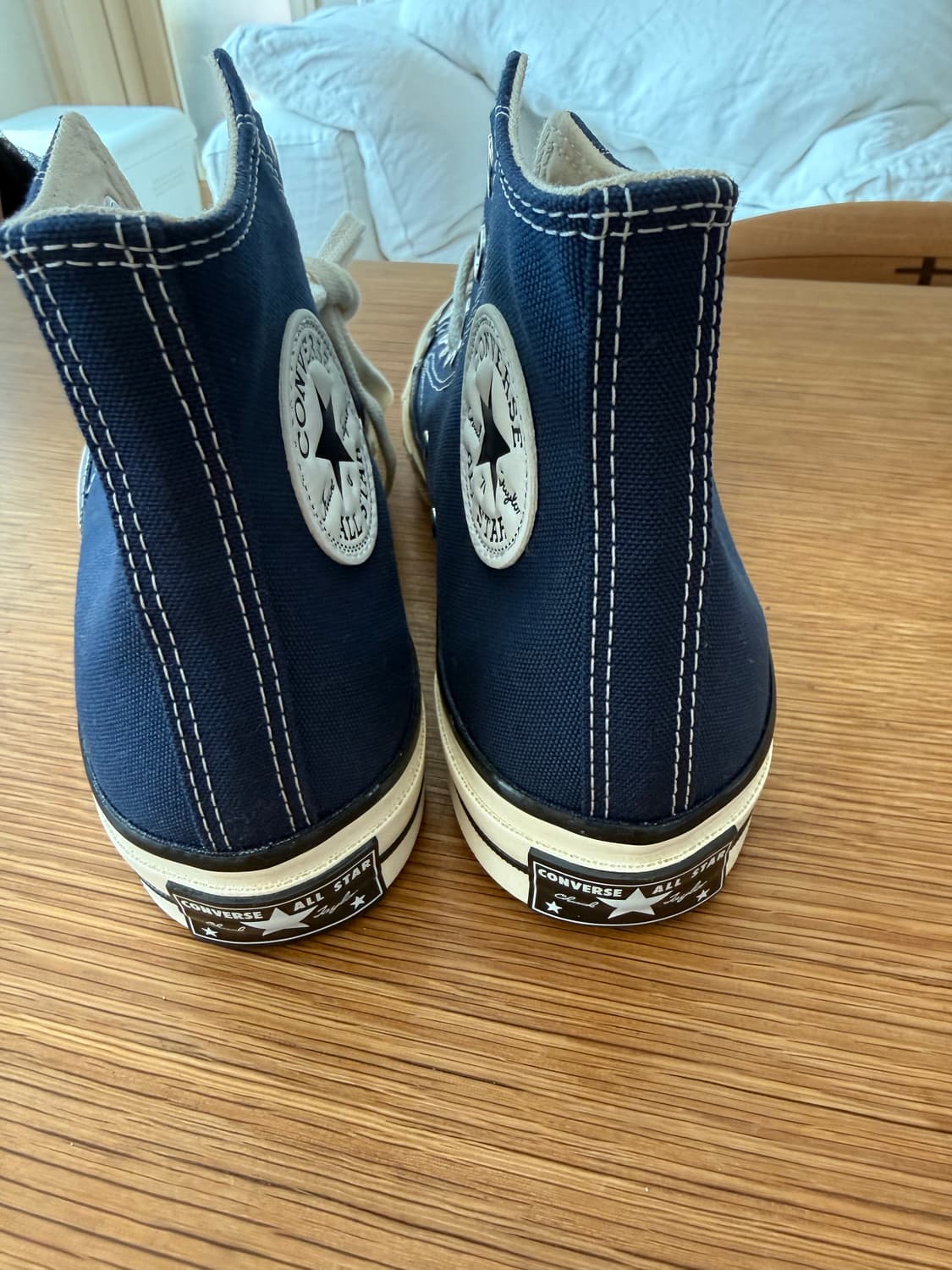 컨버스 척 테일러 새상품 240사이즈입니다. 상품이미지5