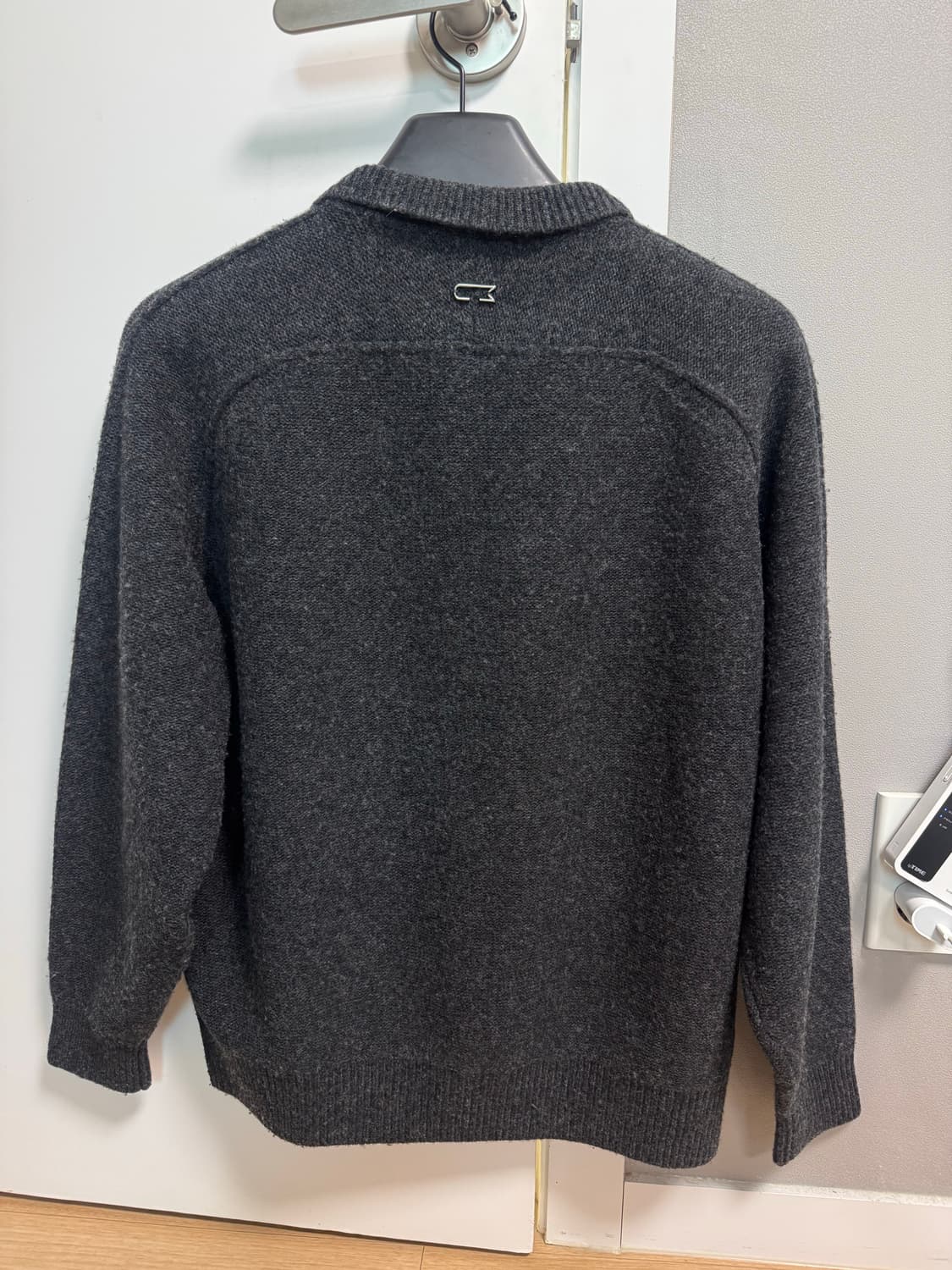 우마뭉 메리노울 챠콜그레이 니트 s 95 상품이미지4