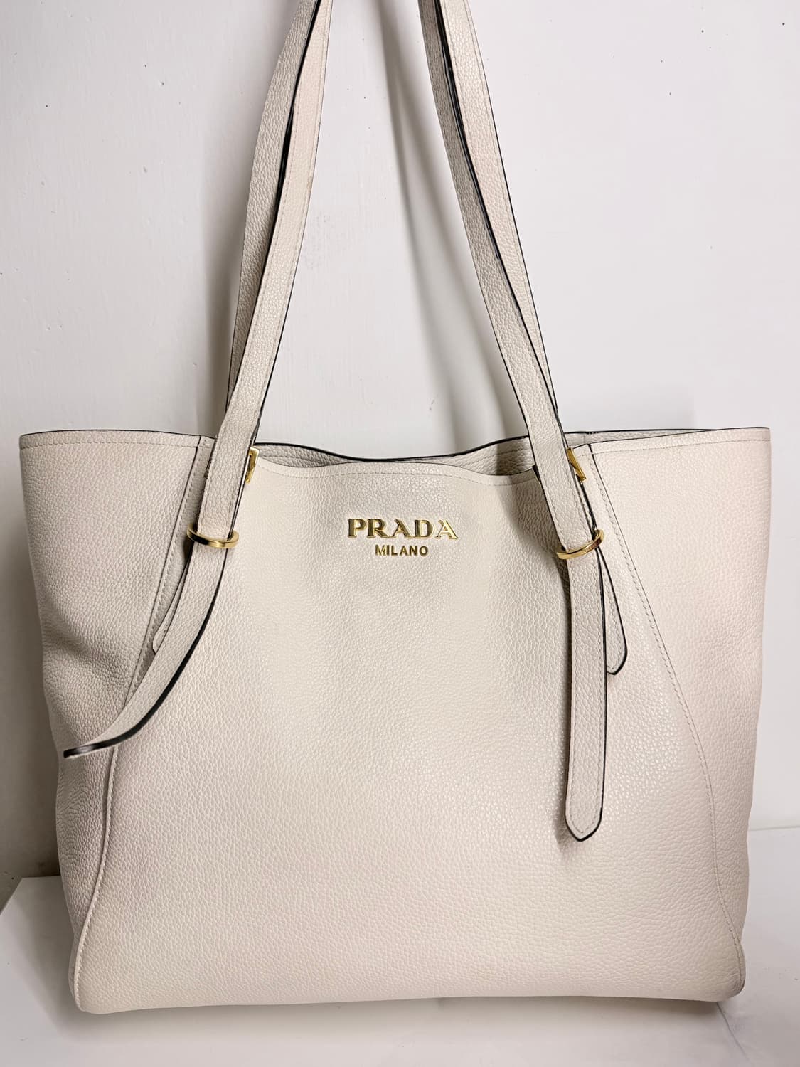 [정품] 프라다 비텔로 다이노 소프트 가죽 토트백 1BG301 상품이미지1