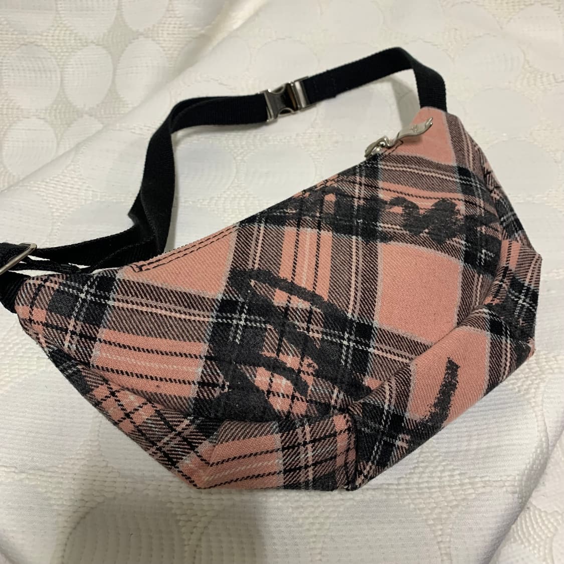 비비안 웨스트우드 핑크 그래피티 힙색 상품이미지3