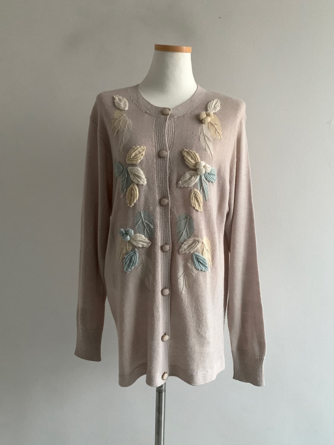 Vintage Button Embroidery Cardigan 상품이미지1