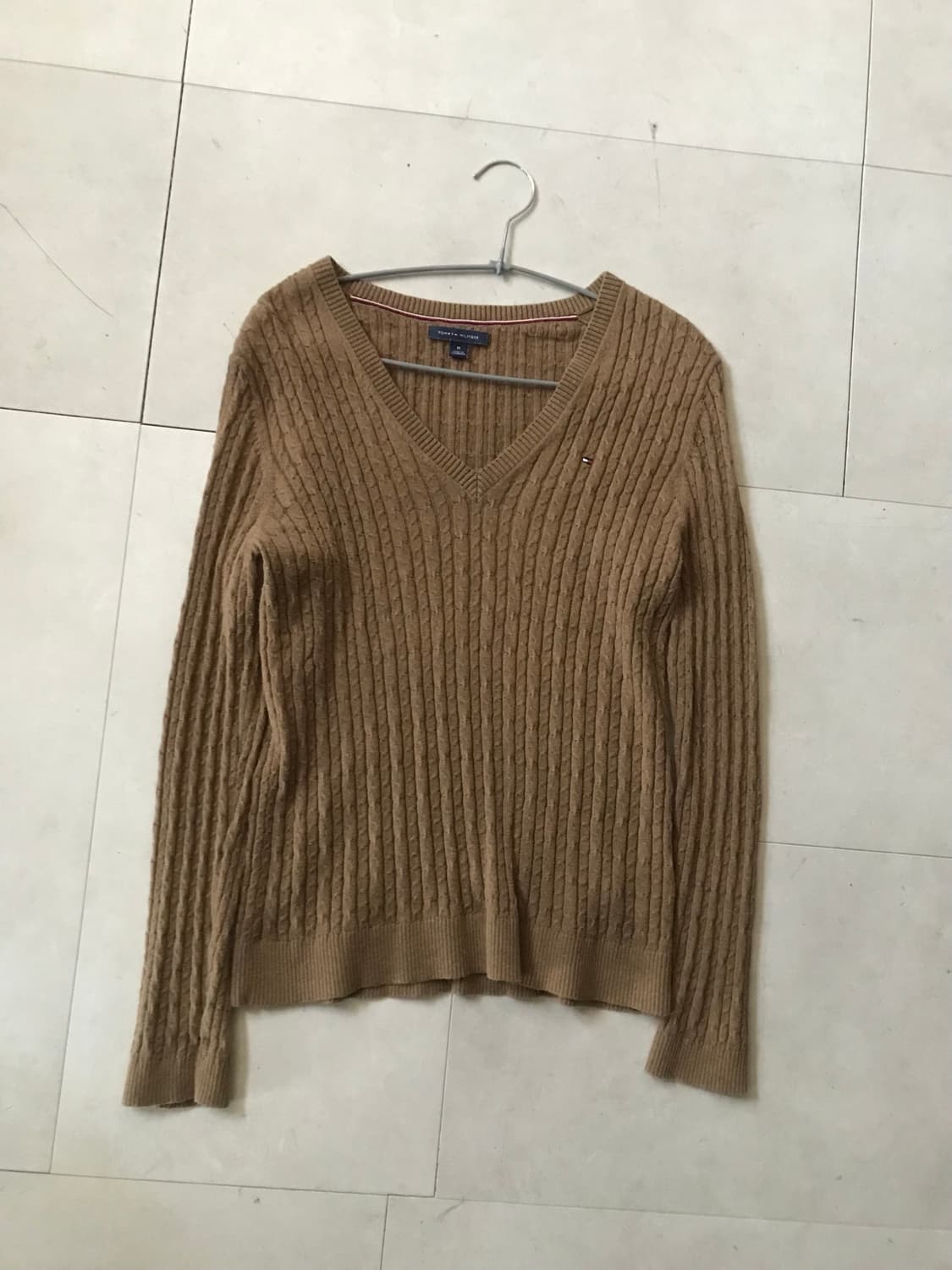 타미힐피거 베이지 브이넥 니트 상품이미지7