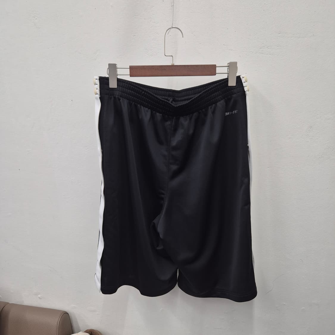 나이키 드라이핏 사이드 트레이닝 반바지 상품이미지3