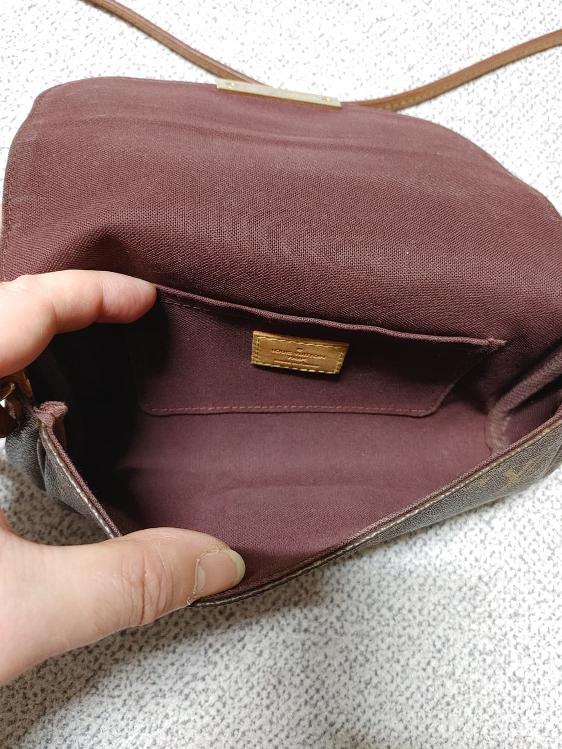 정품 루이비통 페이보릿 pm 크로스백 클러치백 상품이미지7