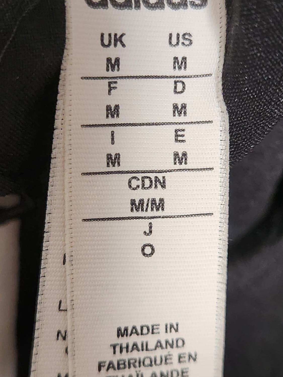 아디다스 바람막이 사이즈M

전체적인 사용감 살짝 있고 왼쪽팔꿈치 부분  상품이미지5