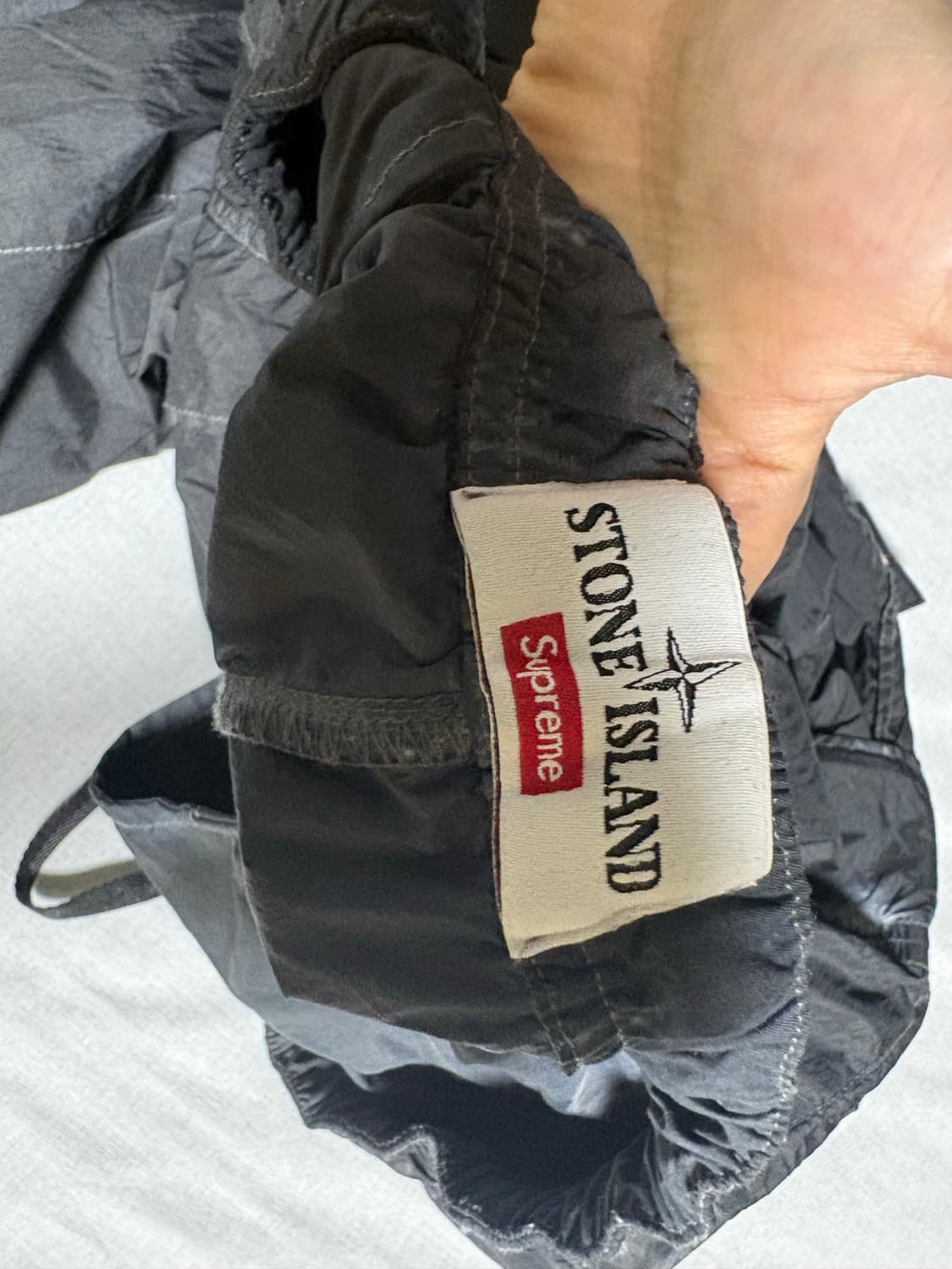 [S]슈프림 스톤아일랜드 페인티드 카모 나일론 카고팬츠 블랙 상품이미지8