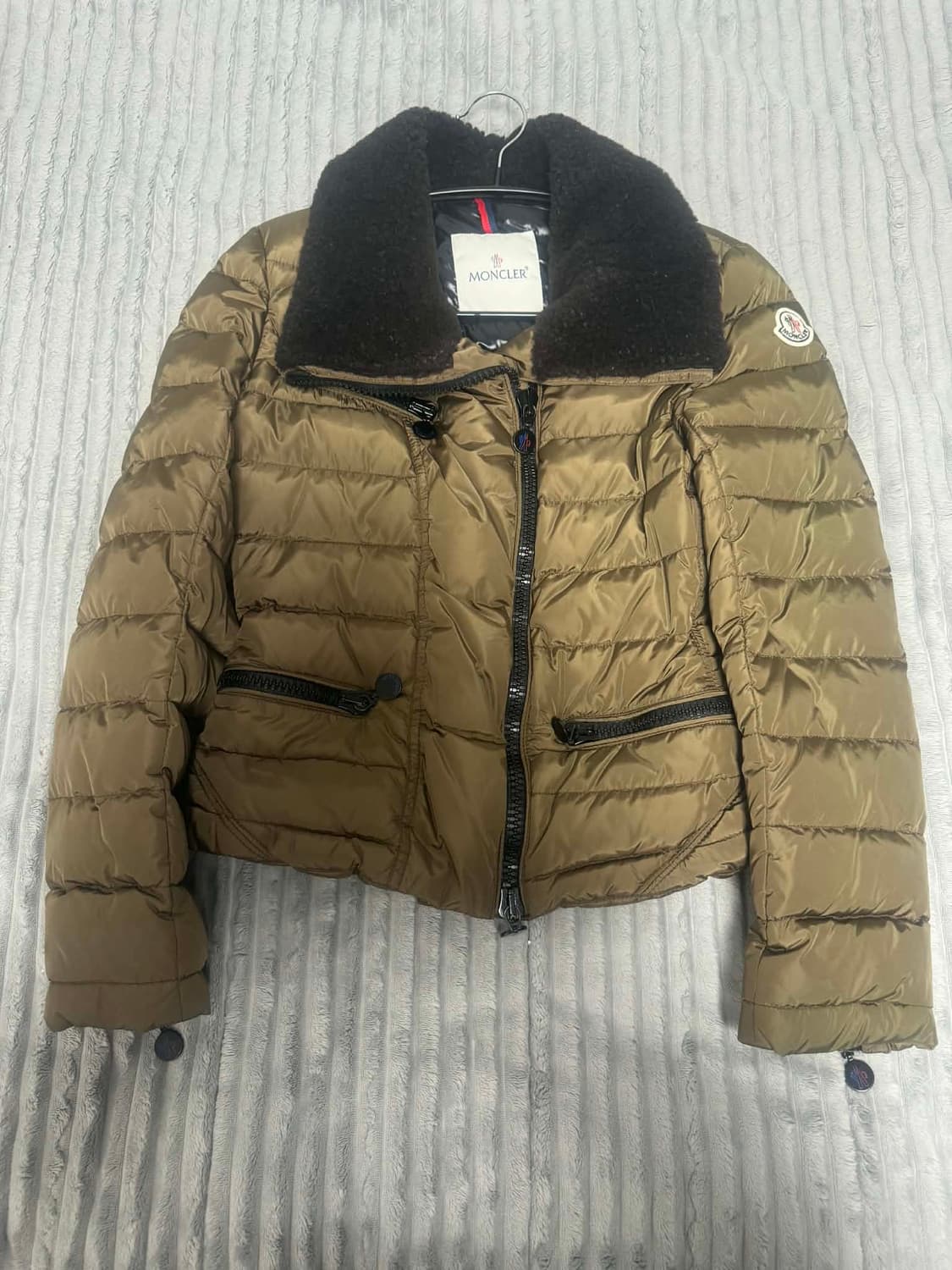 몽클레어 숏 다운 자켓 패딩 상품이미지1