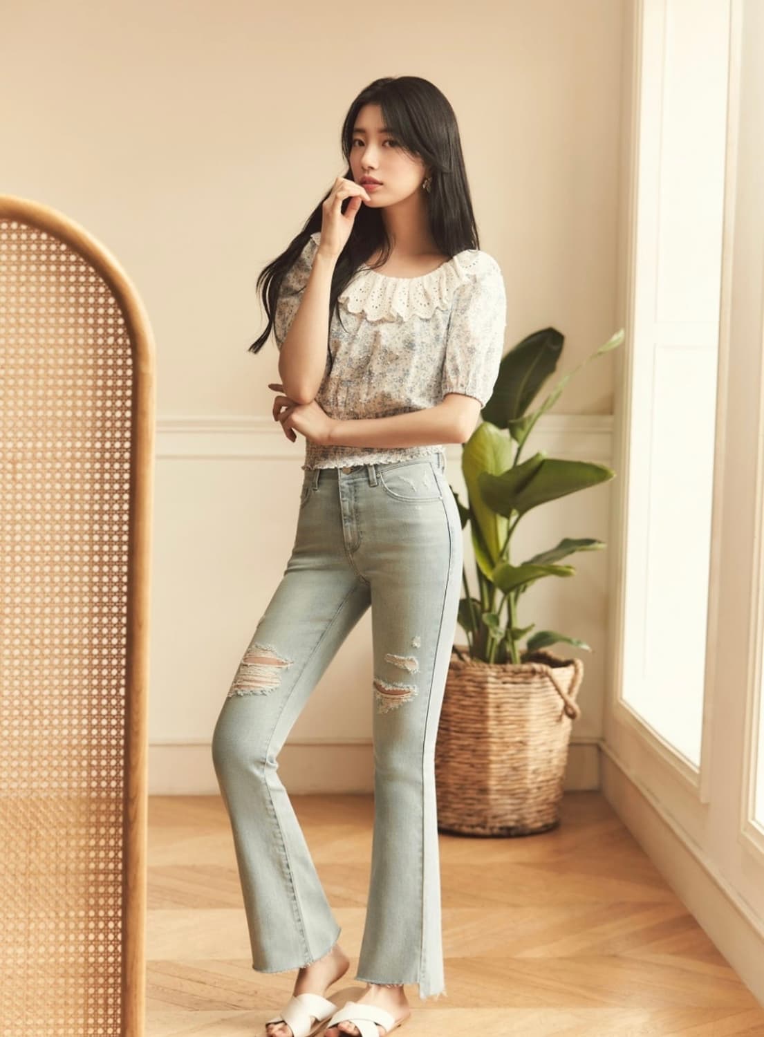 게스 수지 데님 부츠컷 팬츠 26 상품이미지1