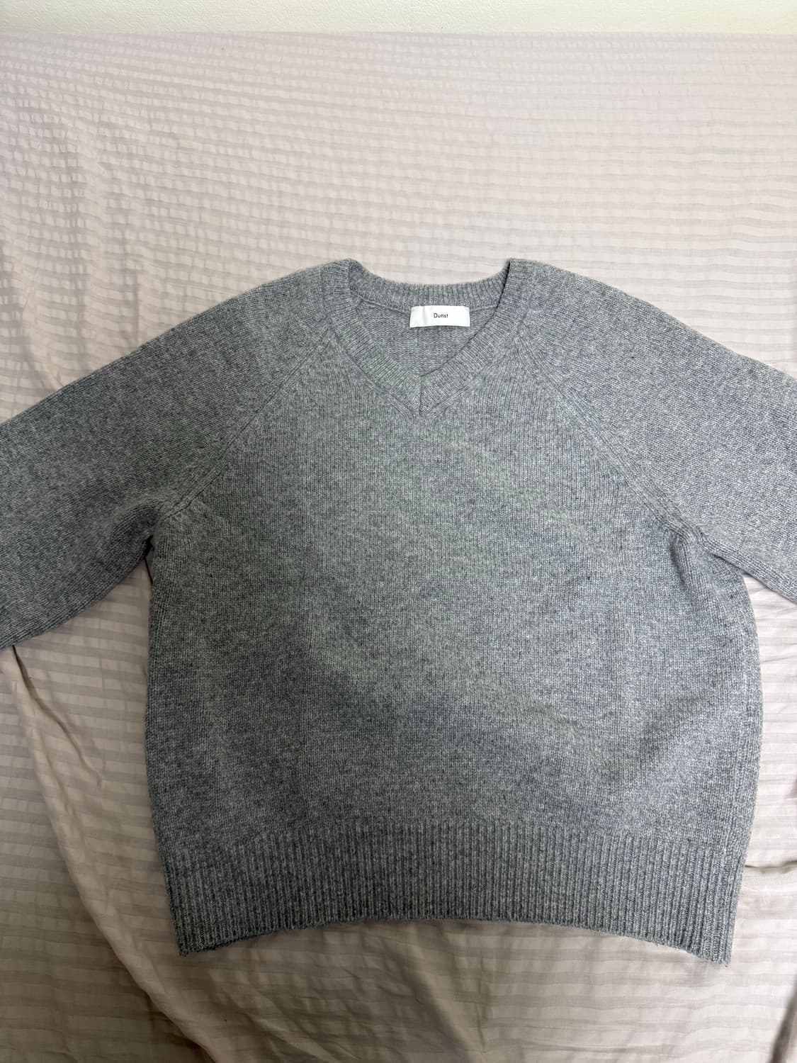 던스트 브이넥니트 M 상품이미지1