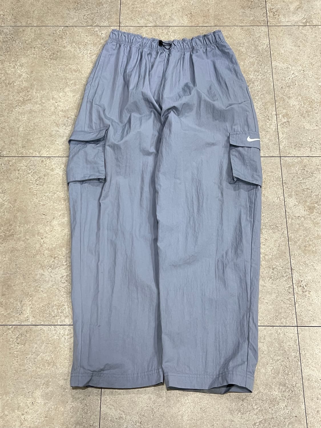 나이키 우먼스 에센셜 하이라이즈 우븐 카고 팬츠 상품이미지2