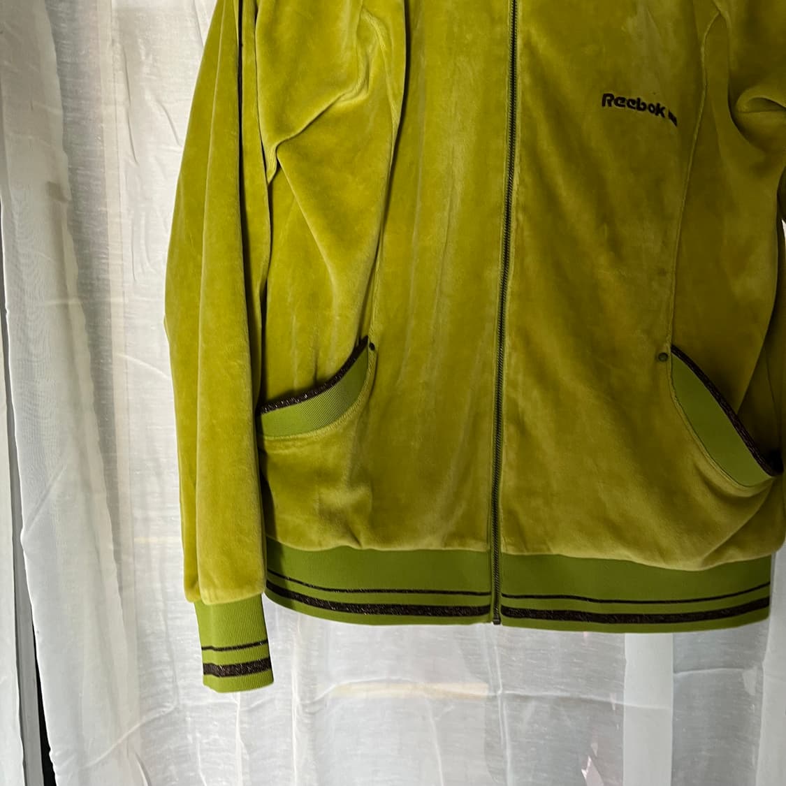 y2k 리복 벨벳 집업 상품이미지3