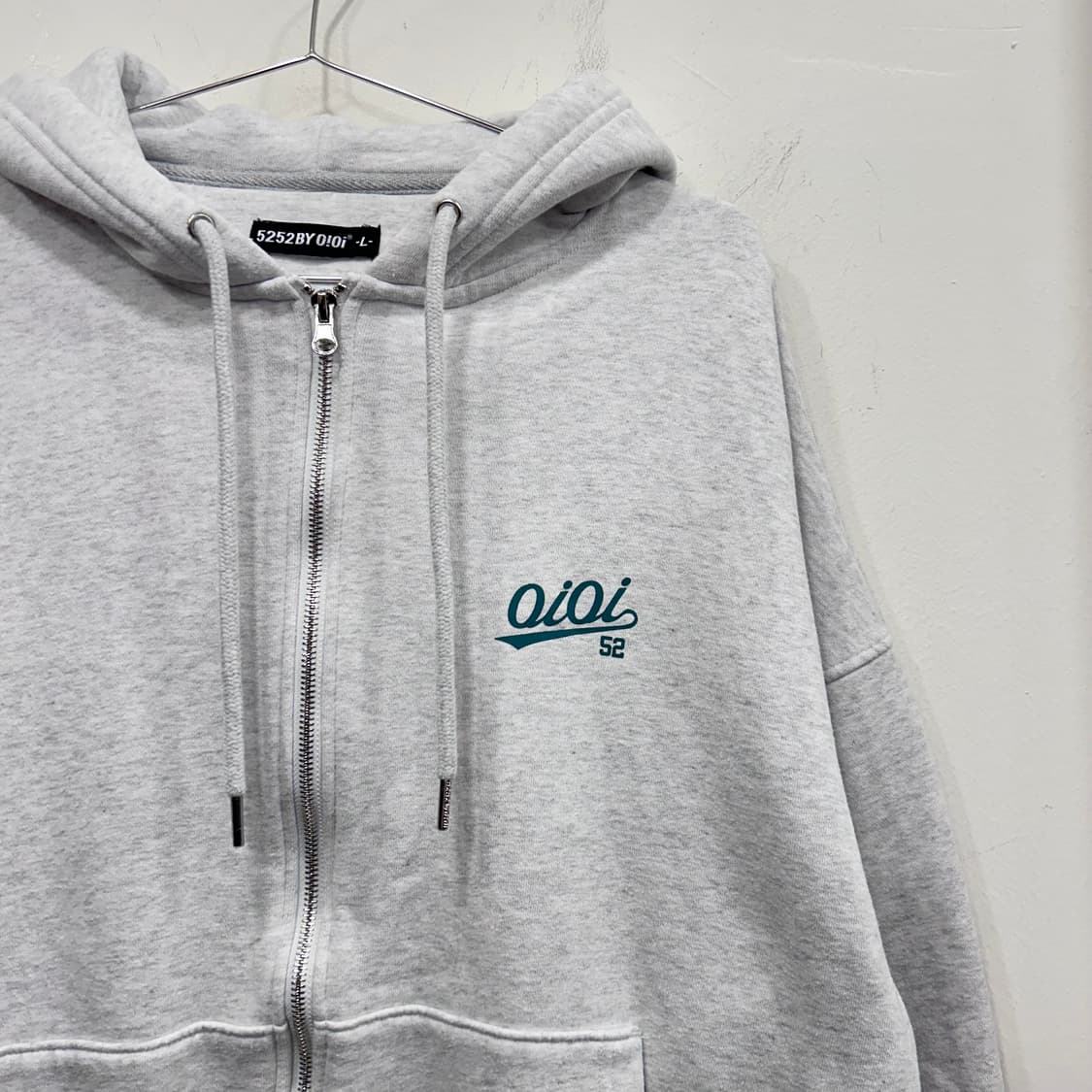 OIOI 서울 스몰로고 투웨이 헤비코튼 후드집업 상품이미지1
