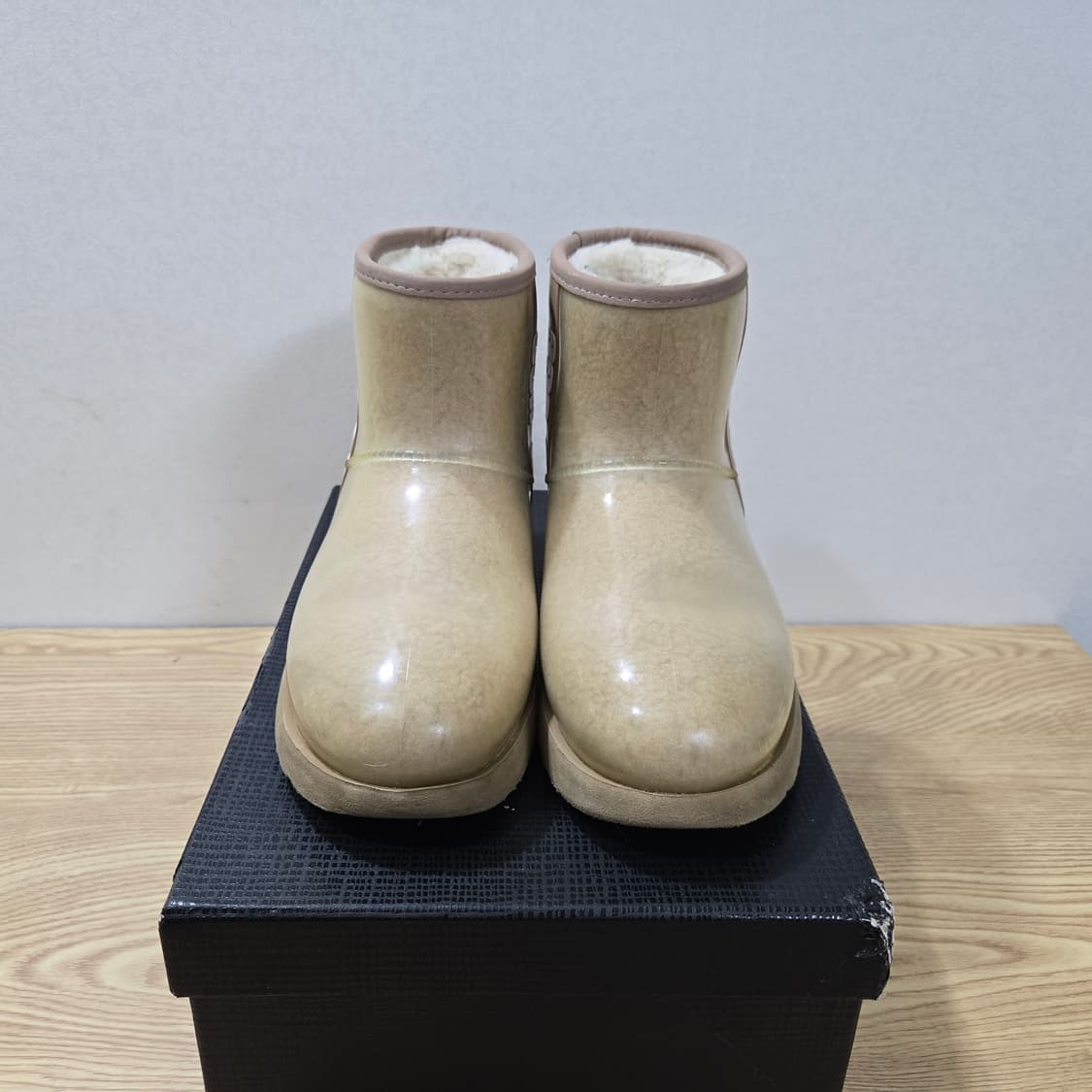 240 UGG 미국어그 클리어 미니 베이지 방수어그 상품이미지2