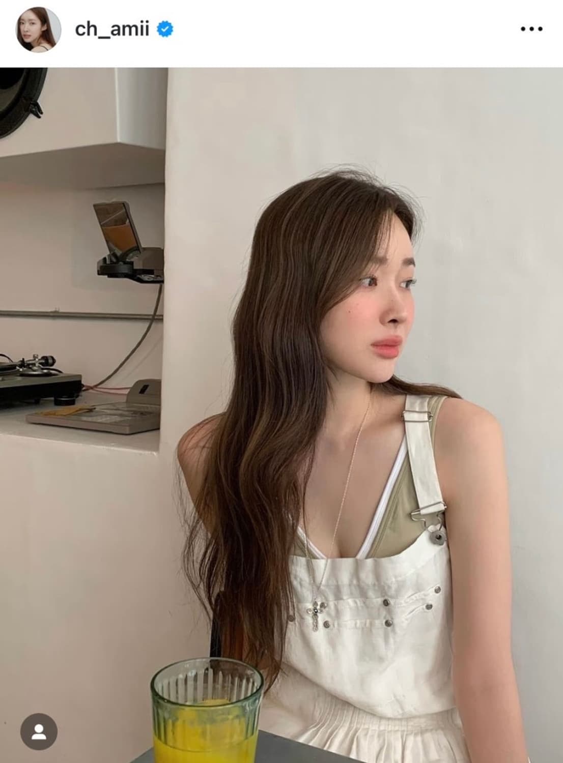 리포스 브이넥 슬리브리스 화이트 판매 상품이미지3