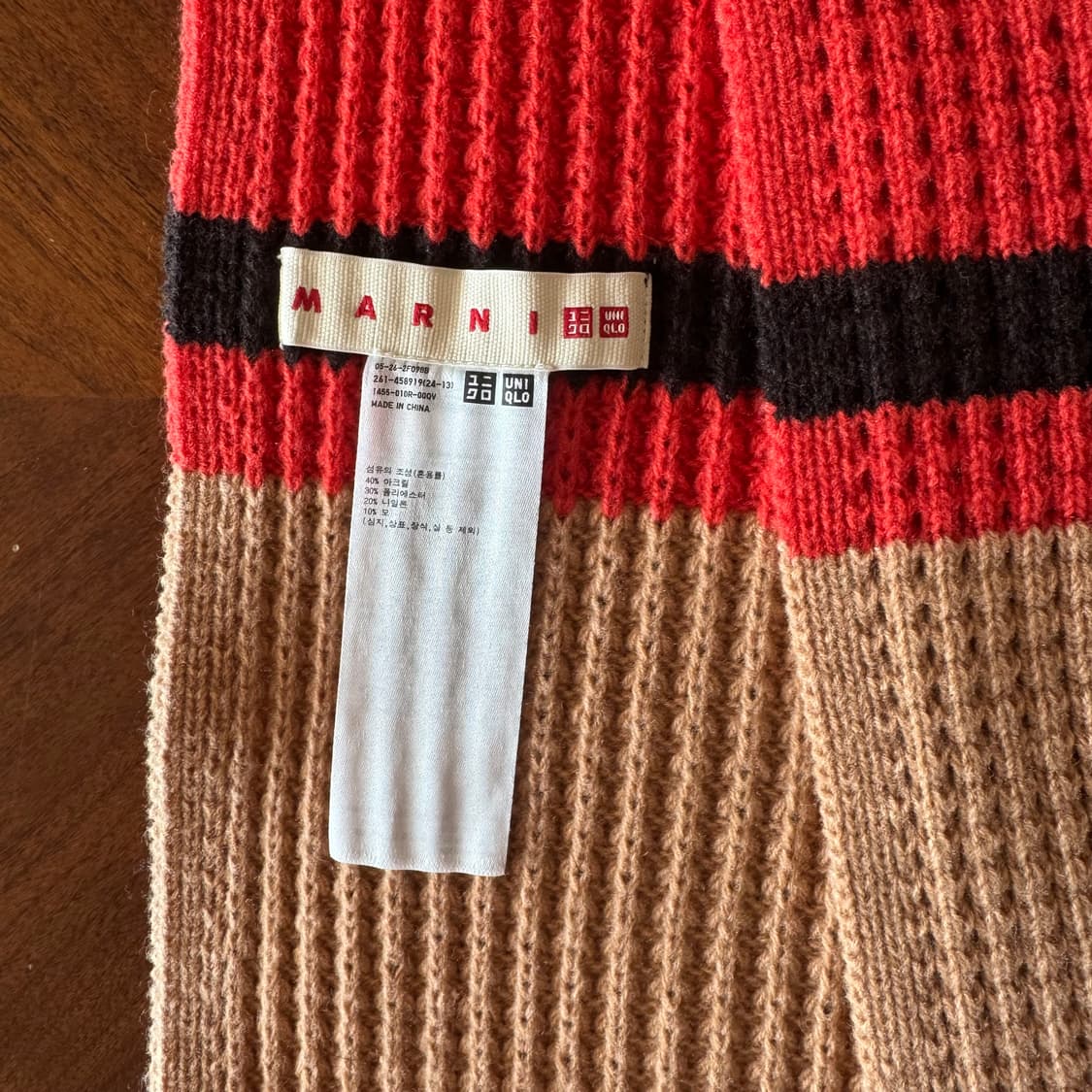 유니클로 x 마르니 후드 목도리 상품이미지2