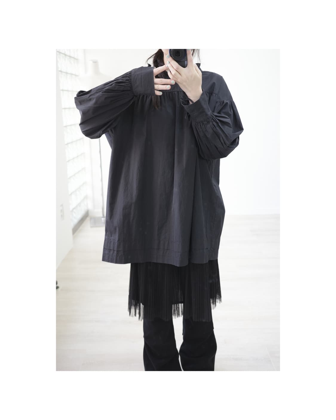 Frill black blouse 상품이미지3