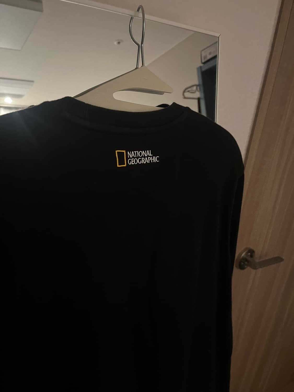 내셔널지오그래픽 맨투맨 팝니다 상품이미지2