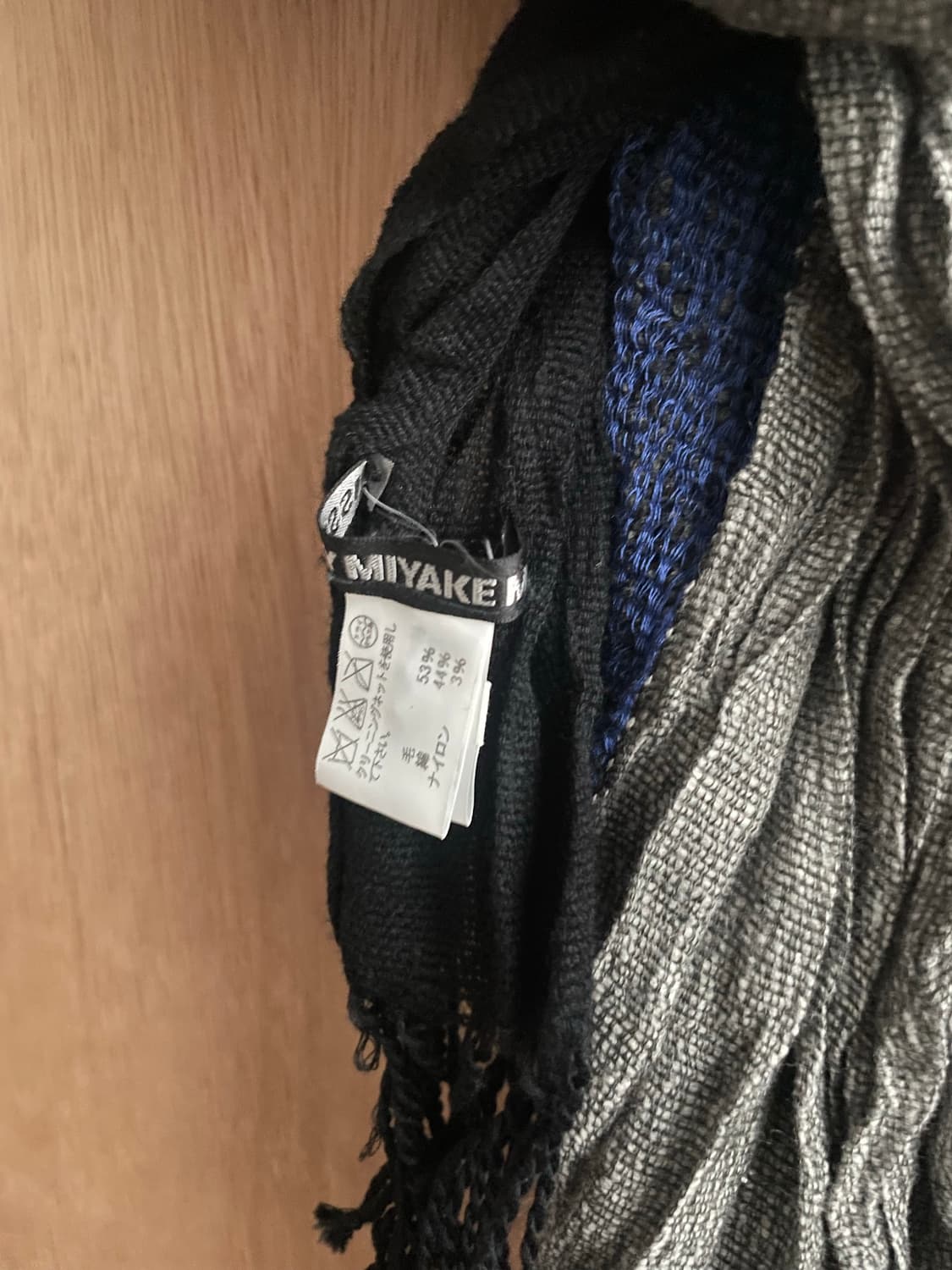 이세이미야케 멀티컬러 플리츠 머플러 상품이미지4