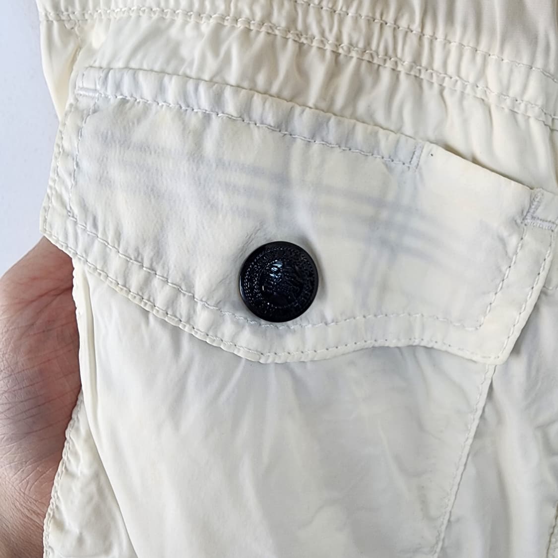 버버리 아이보리색 바람막이 자켓 상품이미지3