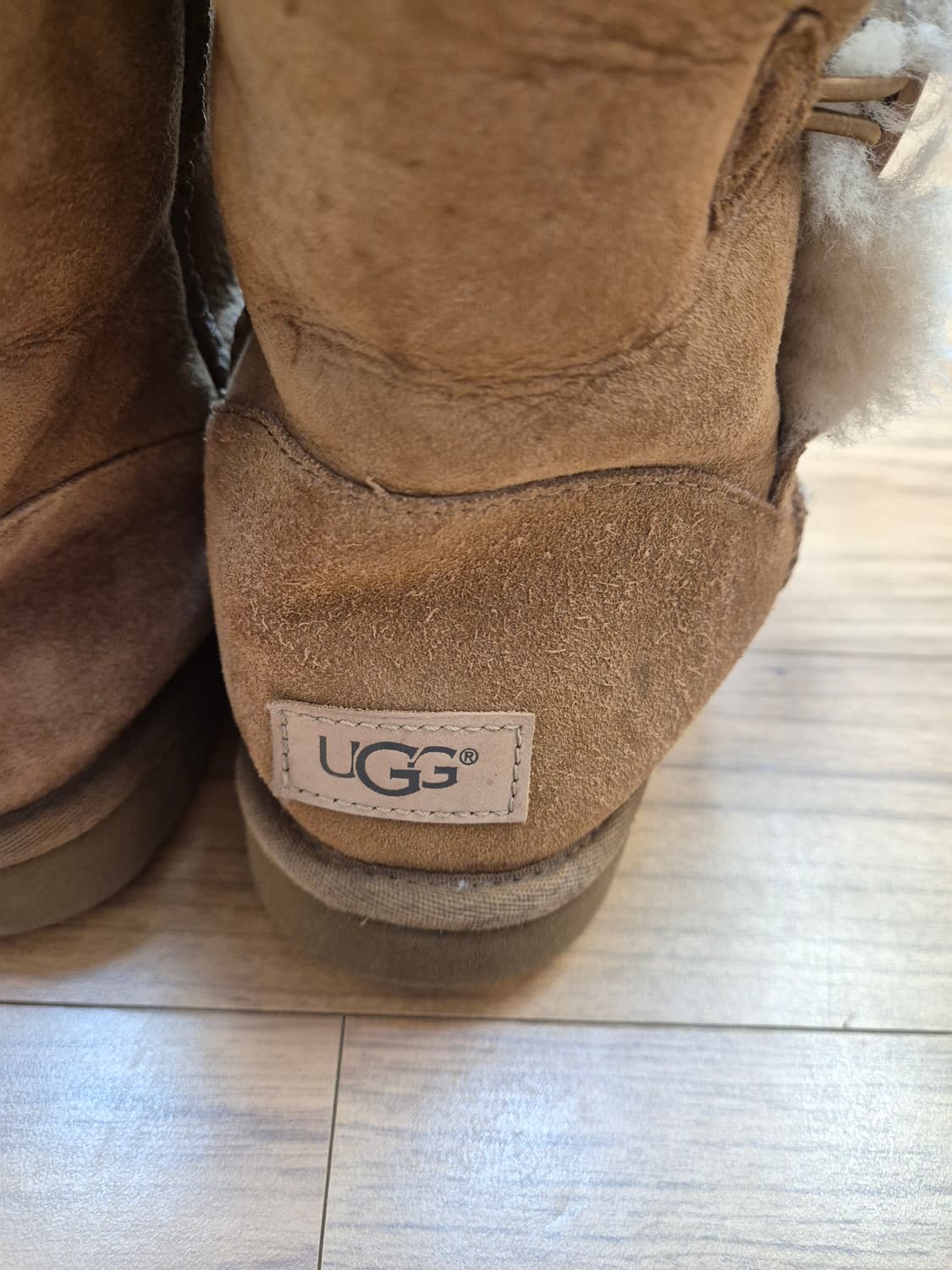 UGG 어그 부츠 브라운 색상 250mm입니다. 
따뜻한 겨울을 책임져줄 상품이미지4