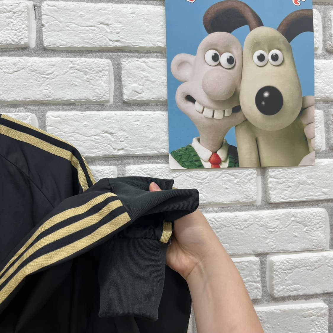 아디다스 블랙/골드 바람막이-2XL 상품이미지4
