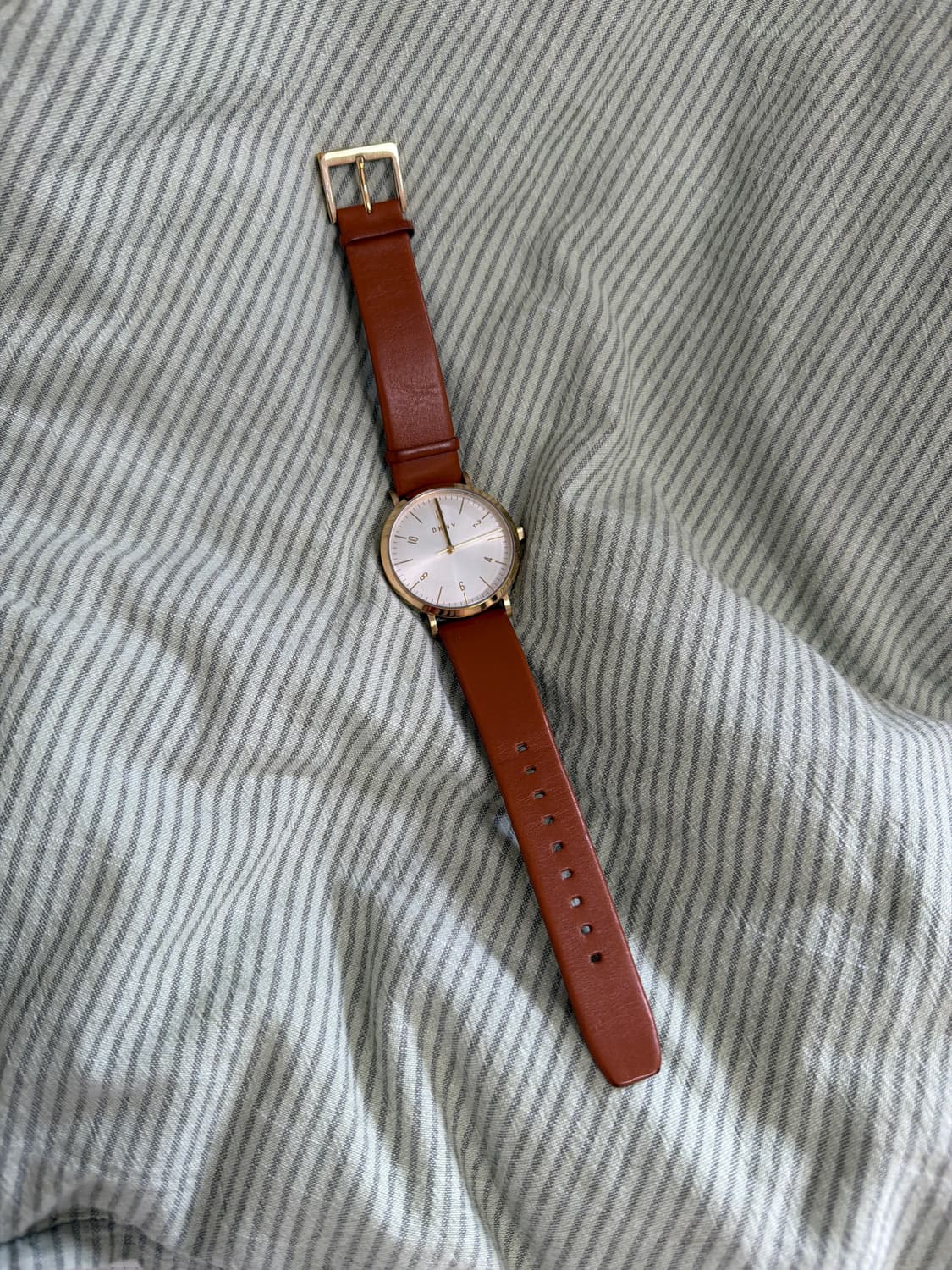 DKNY 브라운 레더 시계 상품이미지1