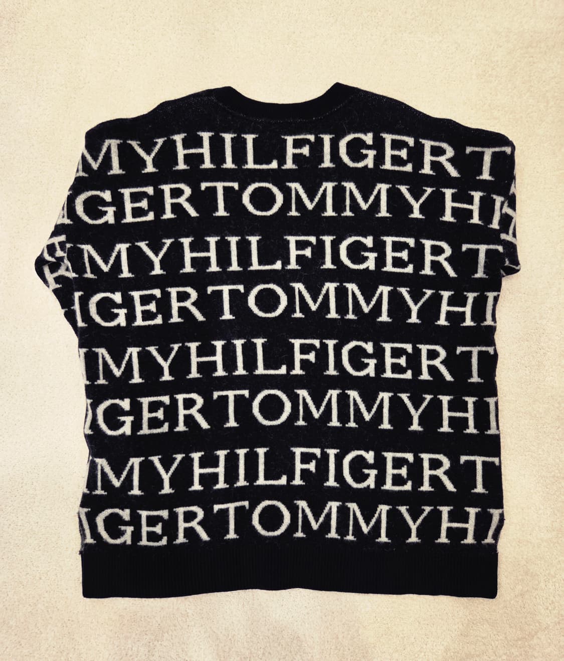 타미힐피거 올오버 로고 자카드 니트 상품이미지2