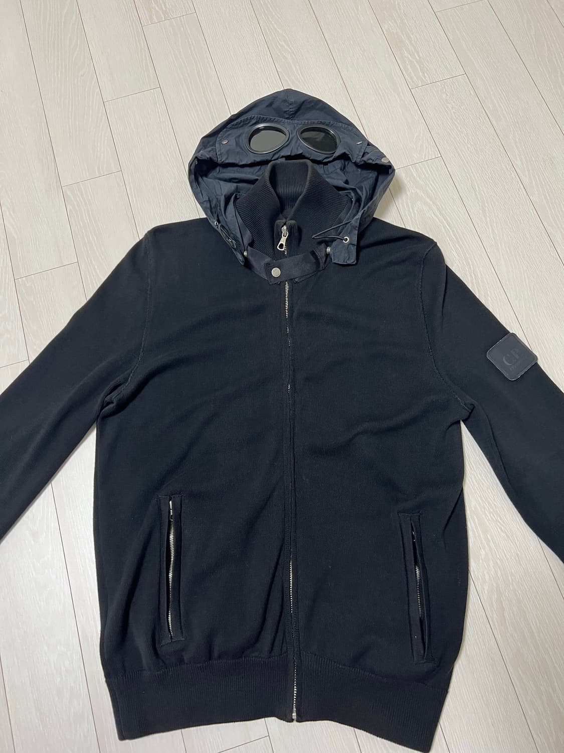 CP컴퍼니 집업후드니트 L 100 상품이미지1