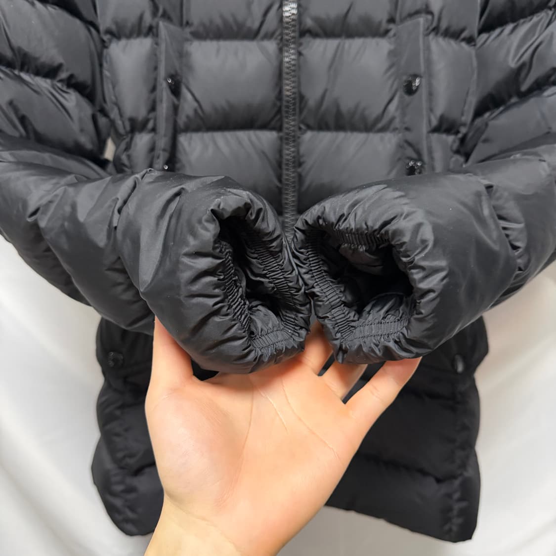 [S+급/1] 몽클레어 클리온 여성패딩 블랙 폭스퍼 풀구성 상품이미지9