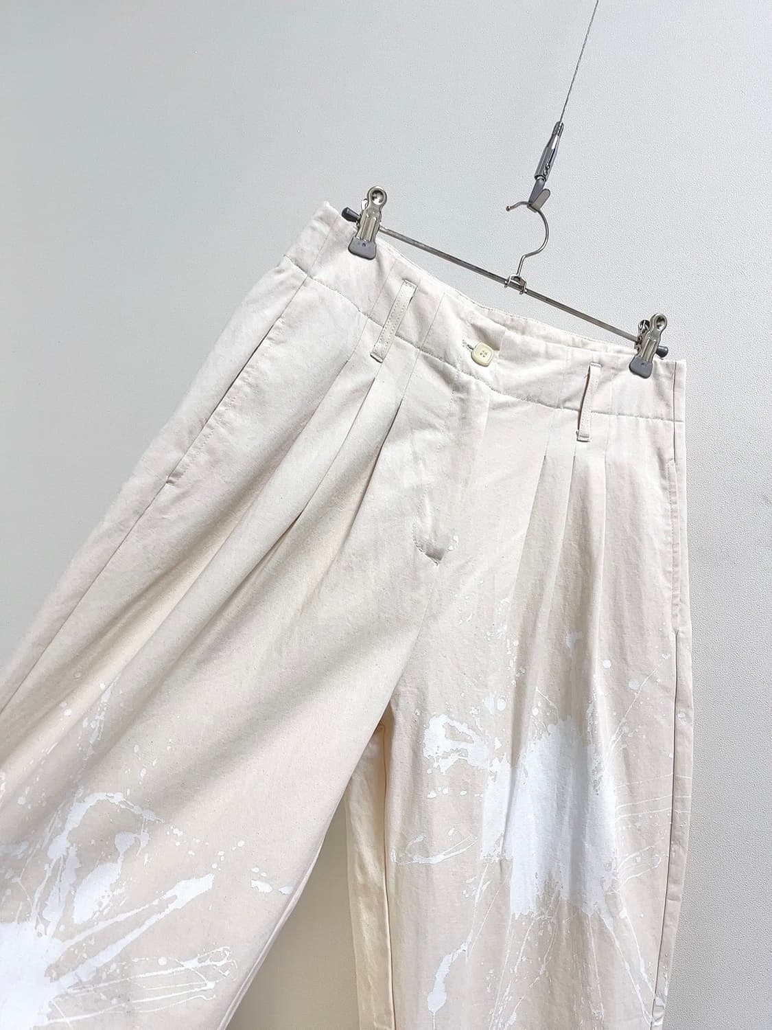 더일마 페인티드 핀턱 팬츠 상품이미지3