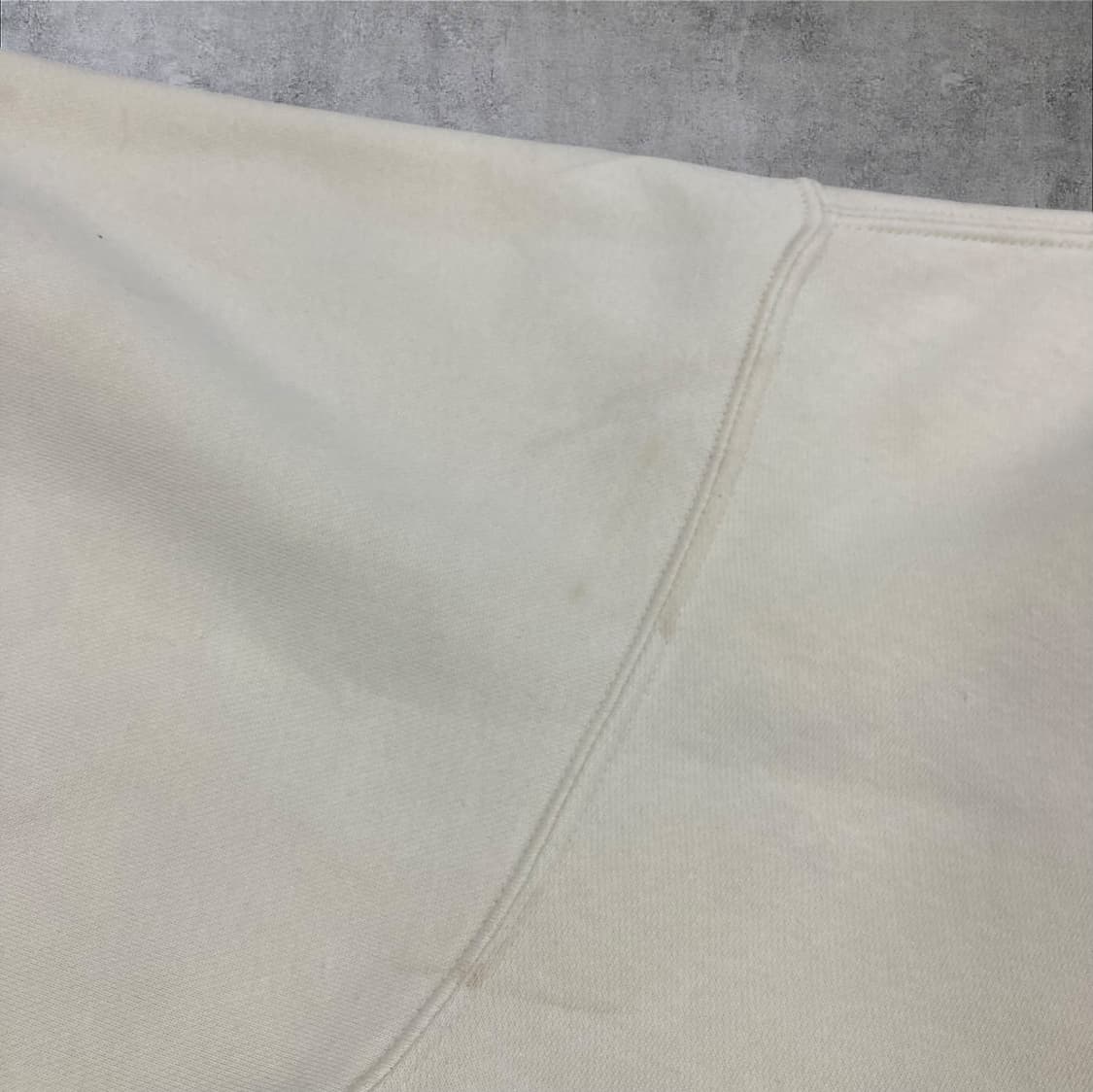 나이키 아이보리 컬러 스펠아웃 빅로고 박시핏 맨투맨 상품이미지4