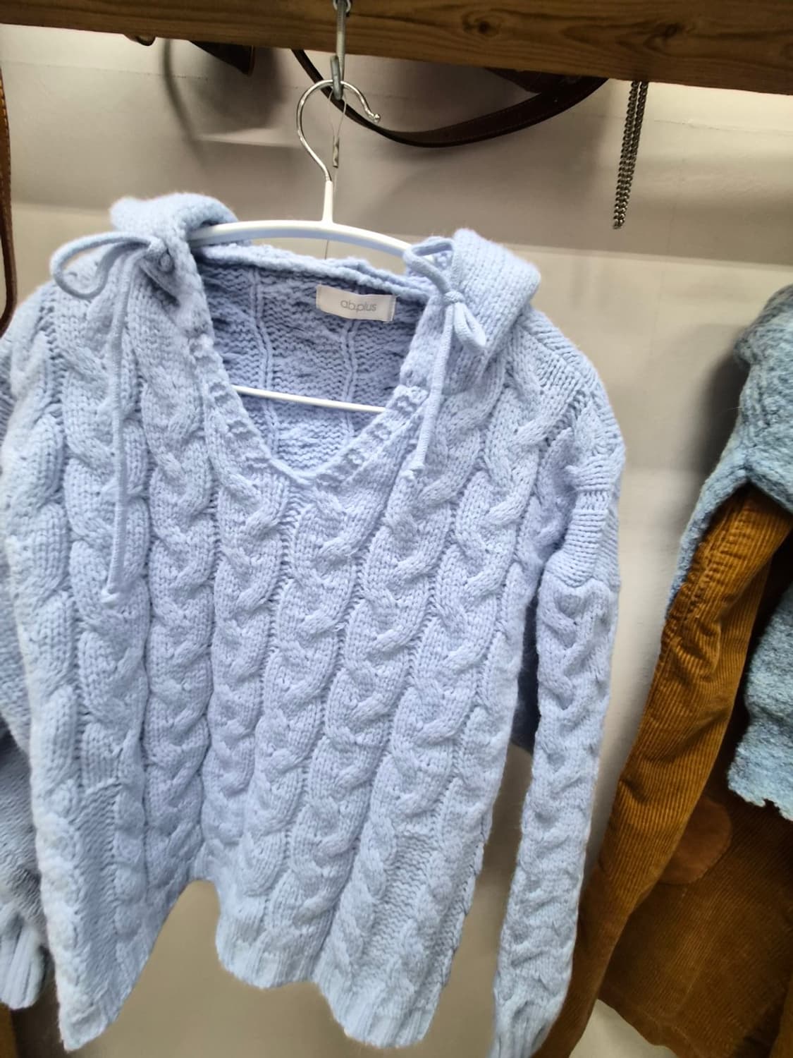 럭키슈에뜨 체크코트. abplus 케이블 후드니트 상품이미지9