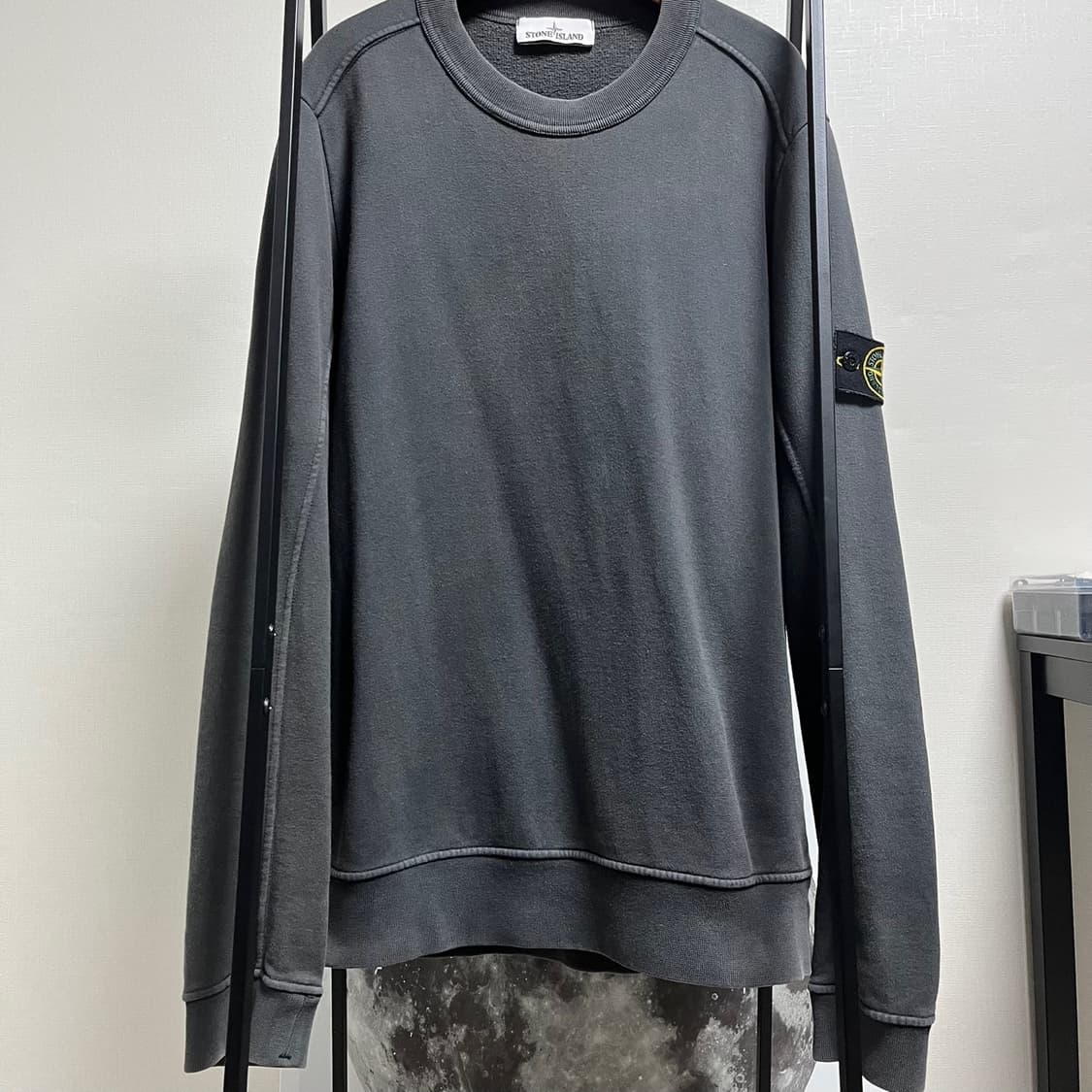 정품 L) 스톤아일랜드 챠콜 맨투맨 100 상품이미지1