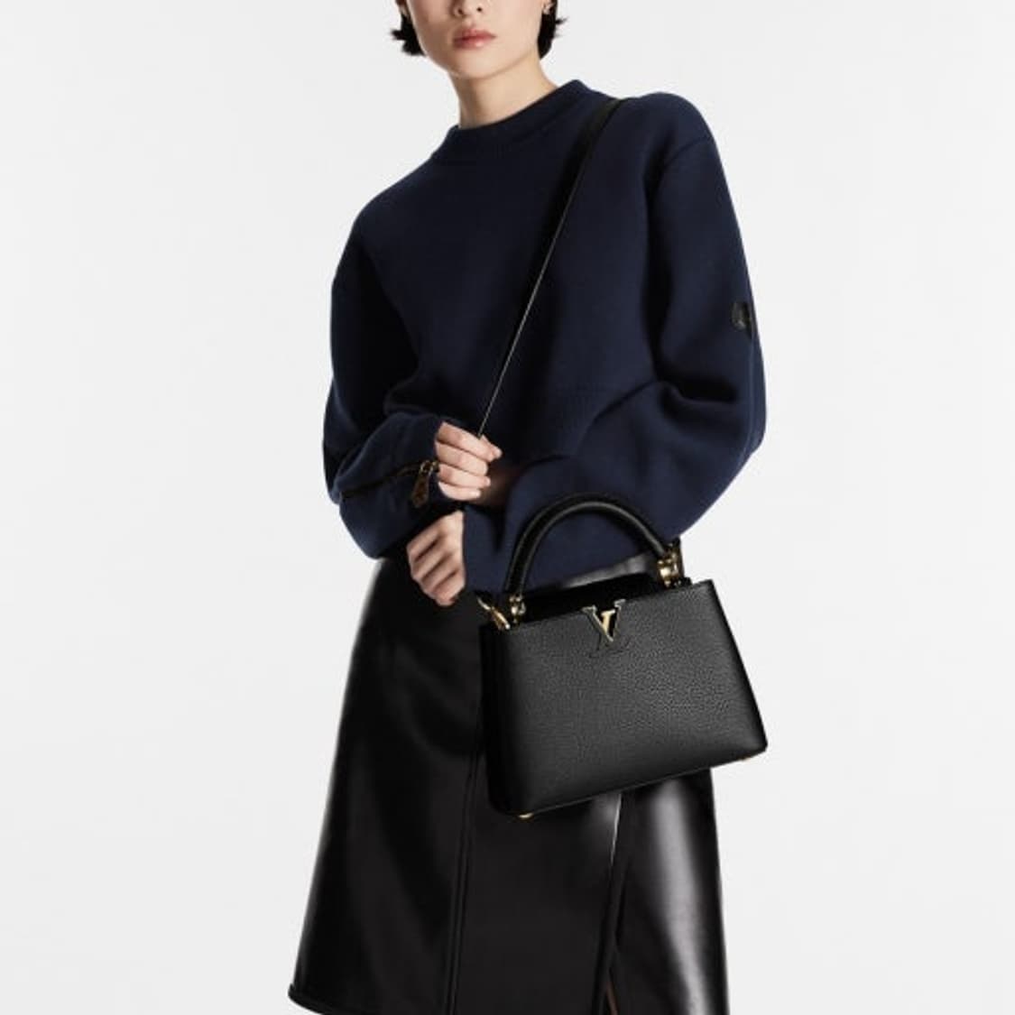 [정품]  루이비통 카퓌신  MM  금장LV 블랙 상품이미지6